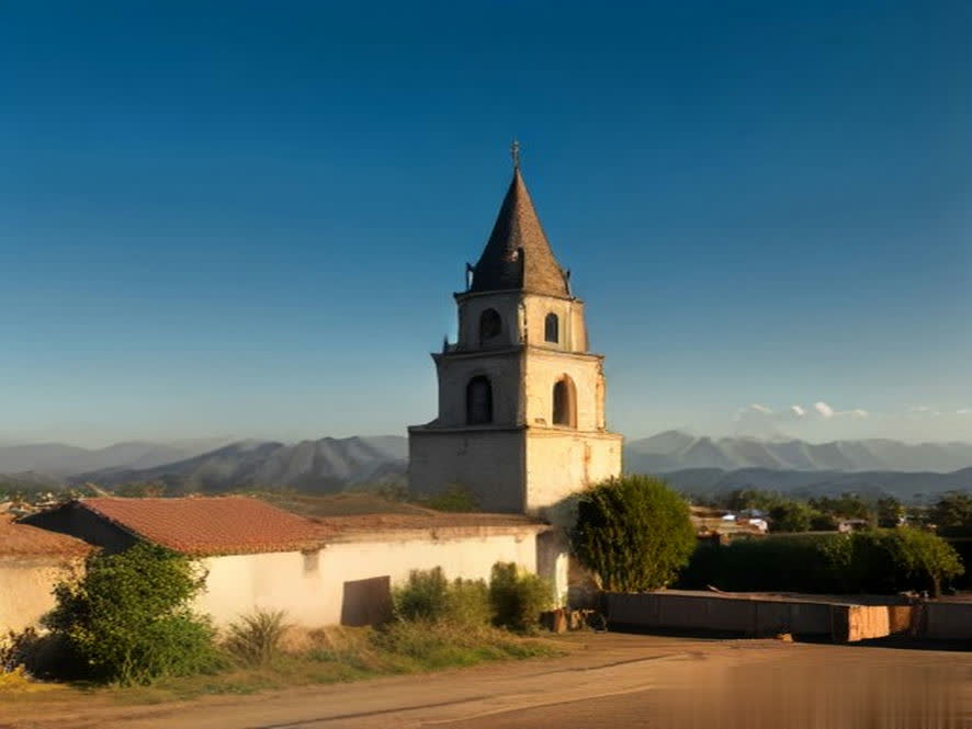 Pueblo colonial de Jalisco con campos de agave al atardecer